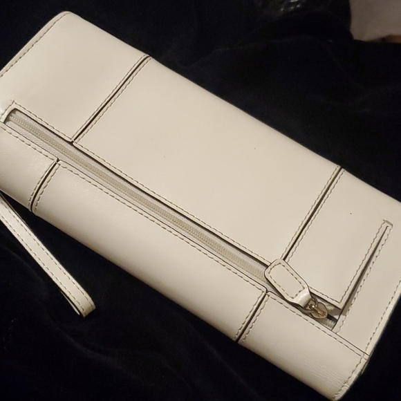 BAEKGAARD GENUINE LEATHER Large Wallet Wristlet - Picture 3 of 8